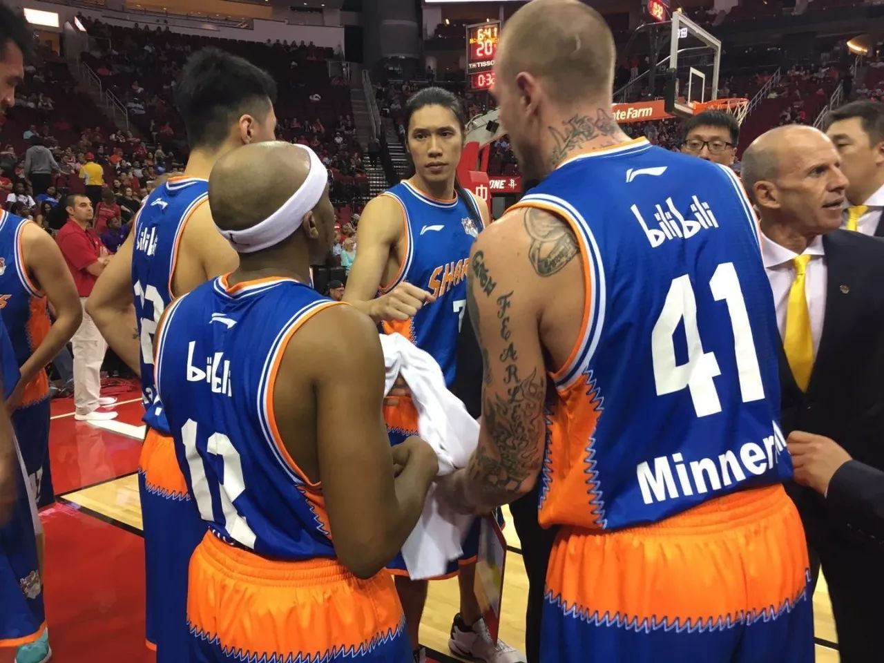 包含上海申花转会期更衣室发声，志在NBA常规赛名次提升，管理层满意，医务组通报恢复的词条